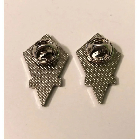 Vintage Assorted Pins  Carnival Liberty Antwerpen Norweigian Cruise - Picture 9 of 13